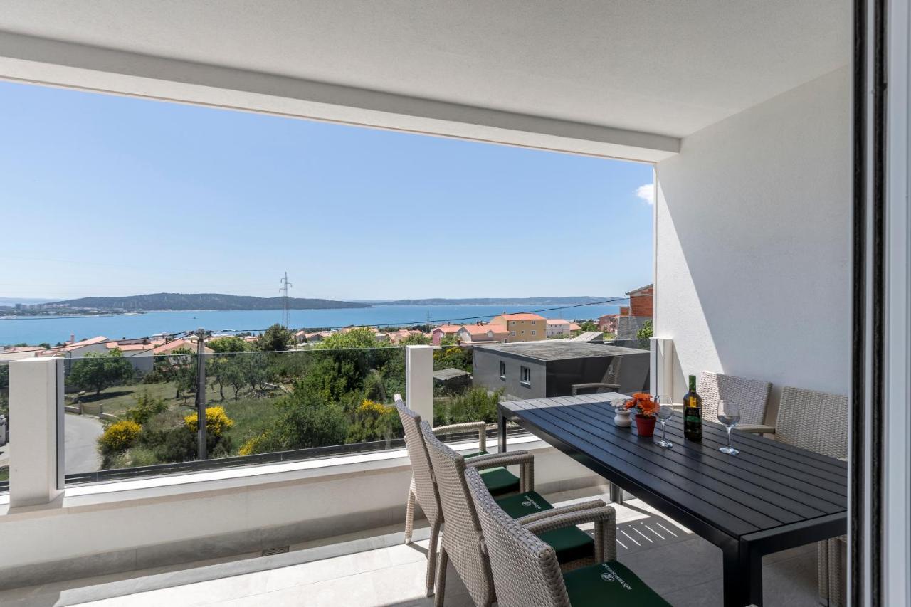 Luxury Villa La Nonna Ana - Heated Pool, Sea View, Near Split Kaštela Kültér fotó