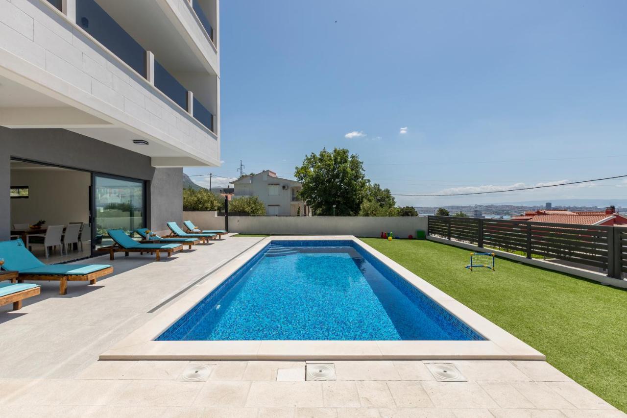 Luxury Villa La Nonna Ana - Heated Pool, Sea View, Near Split Kaštela Kültér fotó