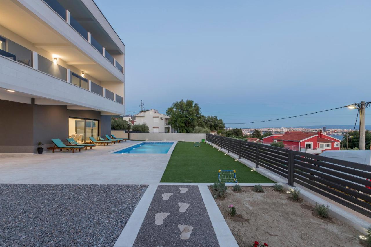 Luxury Villa La Nonna Ana - Heated Pool, Sea View, Near Split Kaštela Kültér fotó
