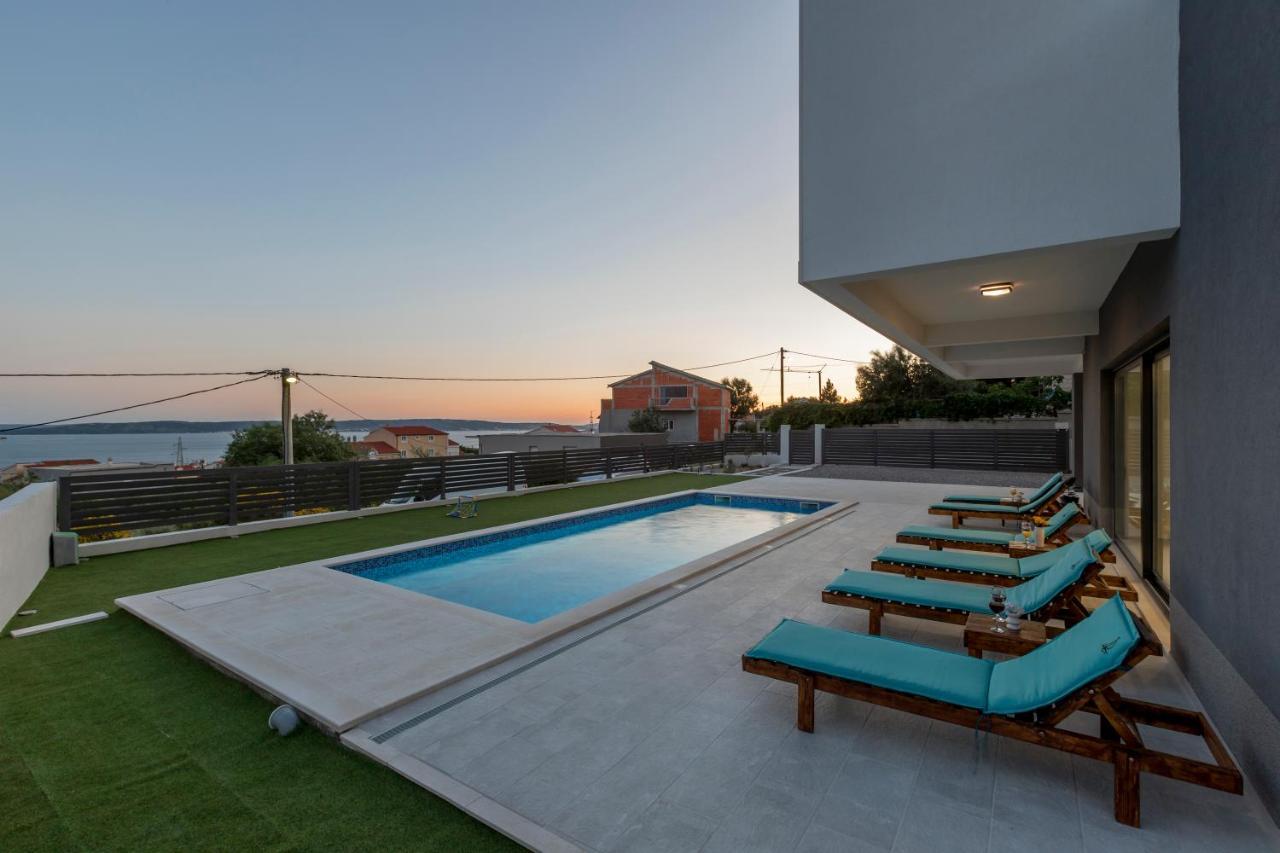 Luxury Villa La Nonna Ana - Heated Pool, Sea View, Near Split Kaštela Kültér fotó