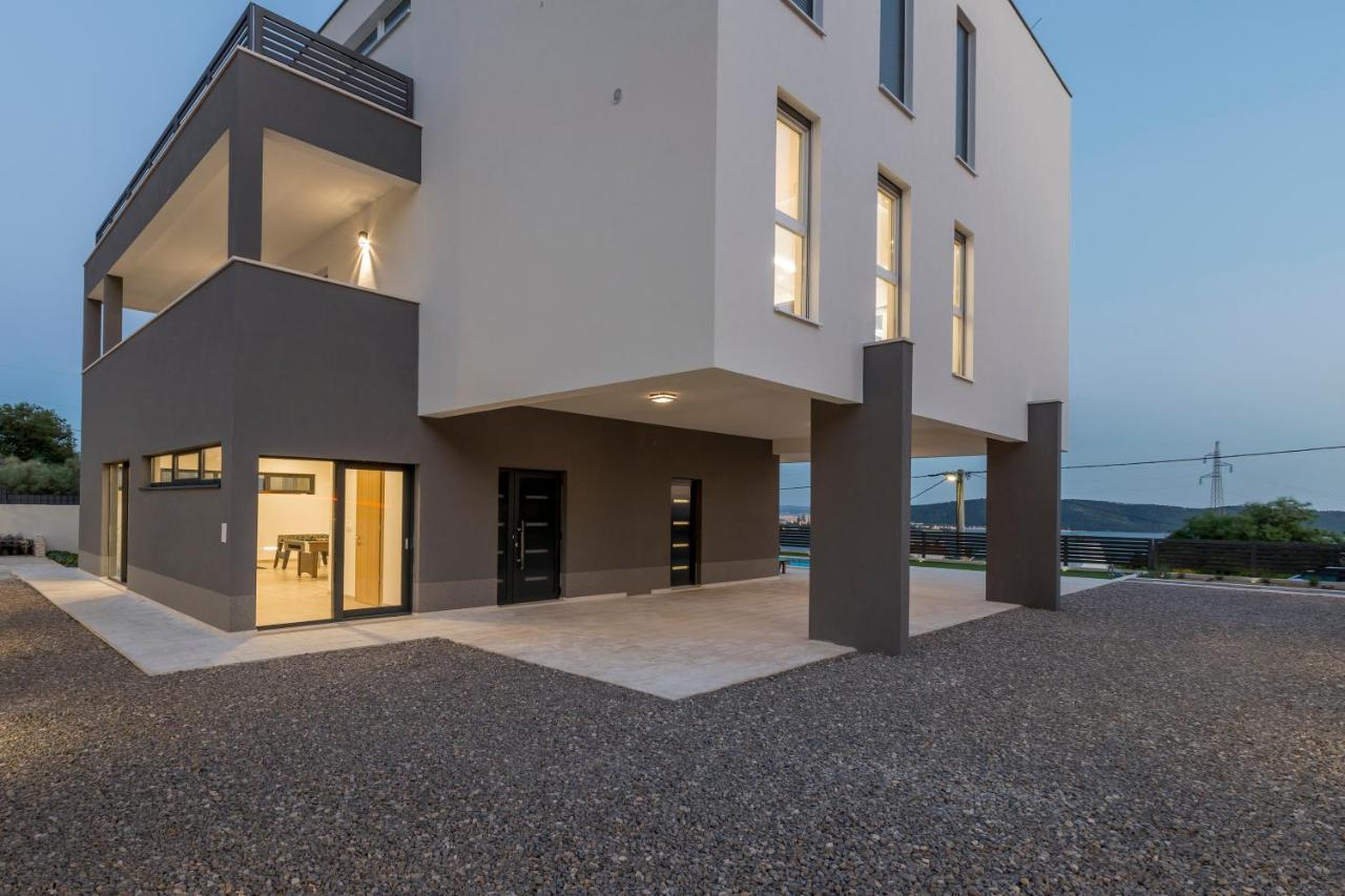 Luxury Villa La Nonna Ana - Heated Pool, Sea View, Near Split Kaštela Kültér fotó